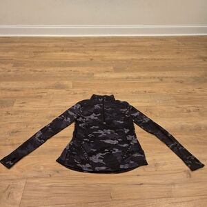 Nwot Women's Black Camouflage Quarter-Zip Top With Thumb-holes Size Xs (0-2)